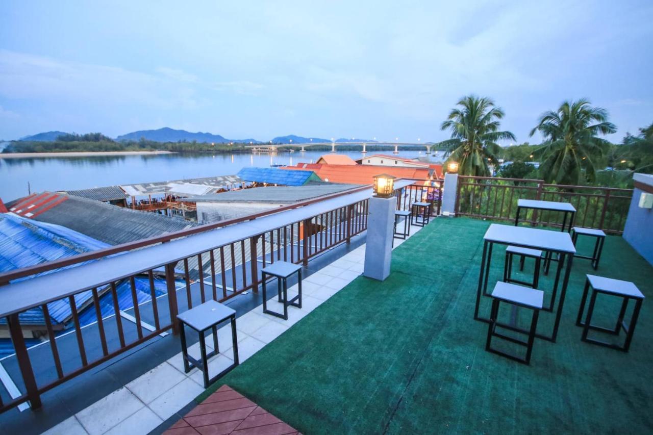 Lanta Chaolay Hostel Koh Lanta Exterior photo