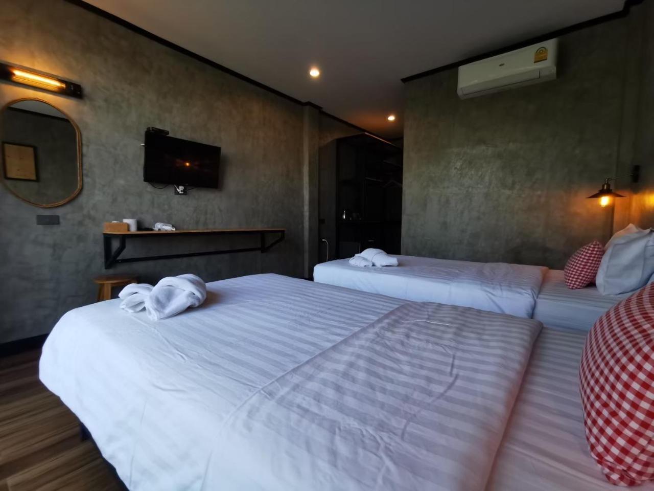 Lanta Chaolay Hostel Koh Lanta Exterior photo